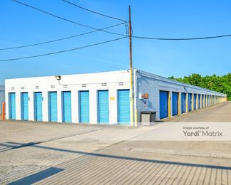 Photo 3 of Radiant Storage - 210 Interstate 10, Beaumont, TX