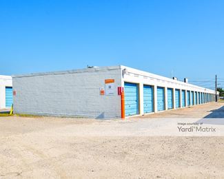 Photo 2 of Radiant Storage - 6045 College Street, Beaumont, TX