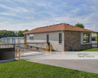 Photo 1 of StorageMart - 575 East 53rd Street, Davenport, IA