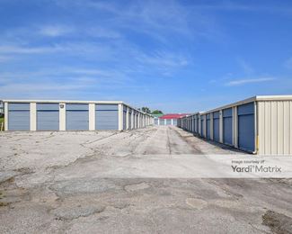 Photo 4 of StorageMart - 575 East 53rd Street, Davenport, IA
