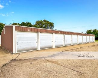 Photo 2 of Crestwood Mini Storage - 140 West 28th Avenue, Oshkosh, WI