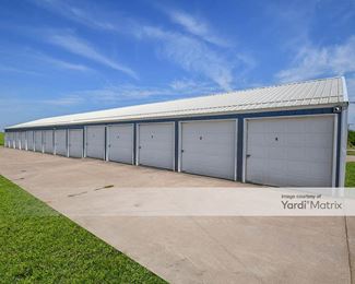 Photo 5 of Cody Storage - 2399 Trent Street, Le Claire, IA