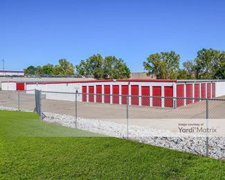 Photo 2 of Kimberly Road Self Storage - 1001 West Kimberly Road, Davenport, IA