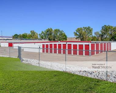 Storage Units for Rent available at 1001 West Kimberly Road, Davenport, IA 52806
