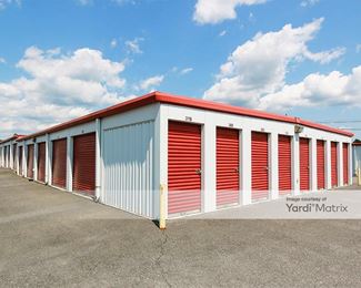 Photo 2 of Red Roof Storage - 320 South Potomac Street, Waynesboro, PA