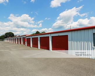 Photo 3 of Red Roof Storage - 320 South Potomac Street, Waynesboro, PA