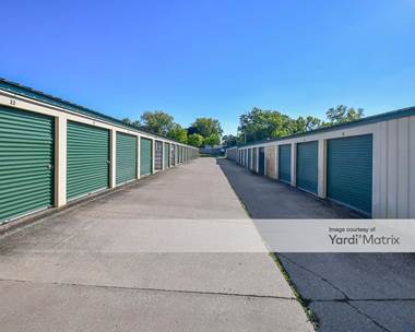 Storage Units for Rent available at 2501 North Lincoln Avenue, Davenport, IA 52804