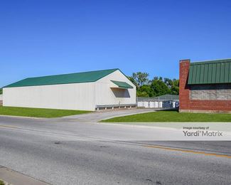 Photo 5 of Storage Rentals of America - 2501 North Lincoln Avenue, Davenport, IA