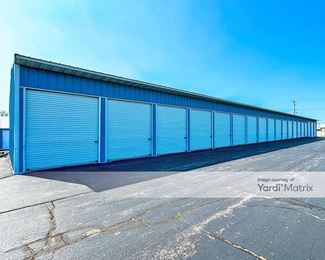 Photo 3 of Packer AV Mini Warehouse - 225 East Packer Avenue, Oshkosh, WI