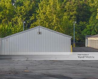 Photo 2 of Bettes U Store It - 531 North Memorial Drive, New Castle, IN