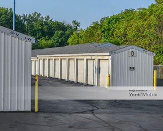 Photo 3 of Bettes U Store It - 531 North Memorial Drive, New Castle, IN