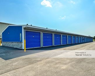 Photo 4 of Pack Rat Mini Storage - 1215 Gillingham Road, Neenah, WI