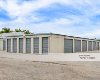 Photo 4 of Next Door Self Storage - 915 1st Avenue North, Silvis, IL