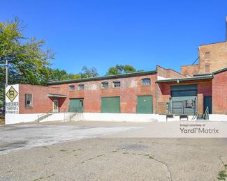 Photo 3 of Roederer Transfer-Storage - 513 Fillmore Street, Davenport, IA