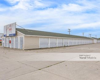 Photo 3 of Storage Rentals of America - 3919 17th Street, East Moline, IL