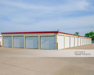Photo 2 of Behind Burger King Storage - 2218 Grand Avenue, Muscatine, IA