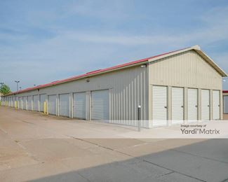 Photo 3 of Behind Burger King Storage - 2218 Grand Avenue, Muscatine, IA