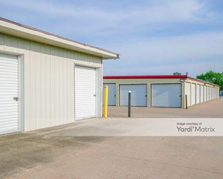 Photo 4 of Behind Burger King Storage - 2218 Grand Avenue, Muscatine, IA