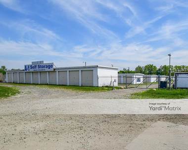 Storage Units for Rent available at 7185 State Street, Bettendorf, IA 52722