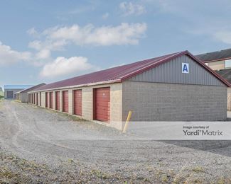 Photo 2 of Storage Crib - 2146 Troy Avenue, New Castle, IN