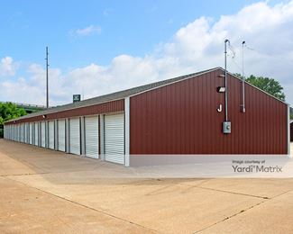 Photo 4 of North Bridge Mini Storage - 2021 McKinley Street, Clinton, IA