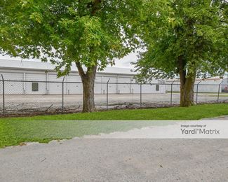 Photo 2 of Maximum Storage - 4850 Wapello Avenue, Davenport, IA