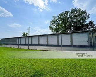 Photo 2 of Minimax Storage - 1820 Bud Drive, Menasha, WI