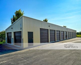 Photo 1 of Multi Storage - 1665 Bergstrom Road, Neenah, WI