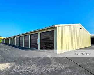 Photo 2 of Multi Storage - 1665 Bergstrom Road, Neenah, WI