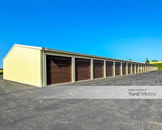 Photo 3 of Multi Storage - 1665 Bergstrom Road, Neenah, WI