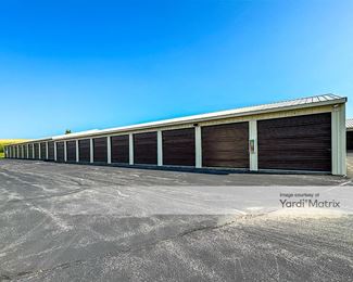 Photo 4 of Multi Storage - 1665 Bergstrom Road, Neenah, WI
