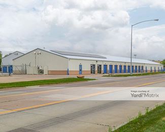 Photo 3 of QC-Storage - 842 West 76th Street, Davenport, IA