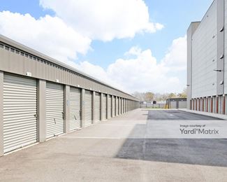 Photo 3 of Storage Post - 1295 Lakeland Avenue, Bohemia, NY