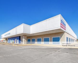 Photo 3 of CubeSmart Self Storage - 101 Brazosport Boulevard North, Clute, TX