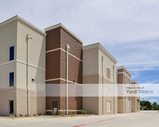 Photo 3 of University Avenue Storage - 2651 East University Avenue, Georgetown, TX