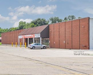 Photo 4 of Bolt Storage - 710 North Broadway Street, Peru, IN