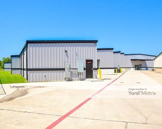 Photo 3 of Superior Storage - 2300 Nederland Avenue, Port Neches, TX