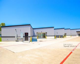 Photo 4 of Superior Storage - 2300 Nederland Avenue, Port Neches, TX