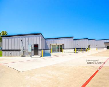 Storage Units for Rent available at 2300 Nederland Avenue, Port Neches, TX 77651
