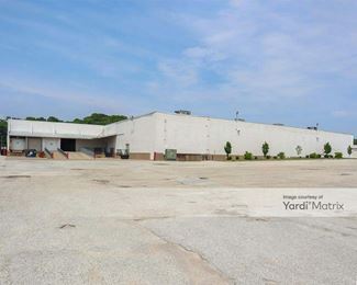Photo 2 of Storage of America - 2200 36th Avenue, Moline, IL