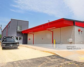 Photo 3 of Crosstown Storage-Rentals - 1940 Lincoln Way, Clinton, IA