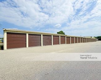 Photo 4 of Multi Storage - 867 Valley Road, Menasha, WI