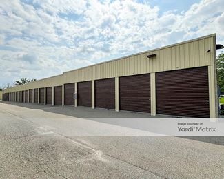 Photo 5 of Multi Storage - 867 Valley Road, Menasha, WI