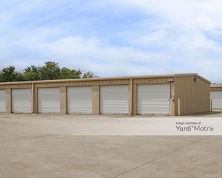 Photo 2 of 4 Sight Storage - 2407 Woodbine Drive, Kilgore, TX