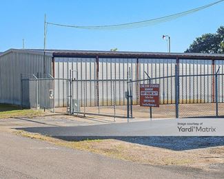 Photo 2 of Lone Star Storage - 50 North 13th Street, Beaumont, TX