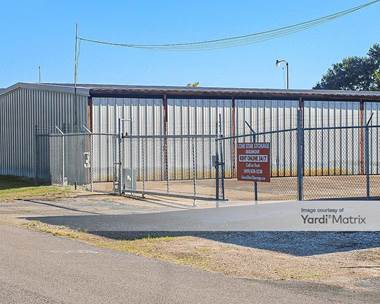 Storage Units for Rent available at 50 North 13th Street, Beaumont, TX 77702