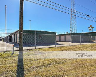 Photo 3 of FreeUp Storage - 220 Pittman Street, Longview, TX