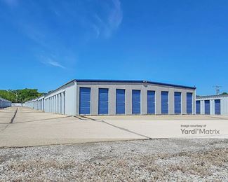 Photo 1 of Blue Lagoon Storage - 620 Robins Road, Hiawatha, IA