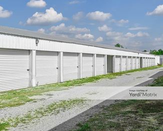 Photo 4 of Storage Rentals of America - 2401 North Cullen Avenue, Evansville, IN