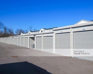 Photo 1 of Public Storage - 3301 Schlosser Farm Way, Jeffersonville, IN